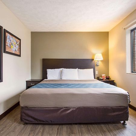 Red Lion Inn & Suites Olathe Kansas City Εξωτερικό φωτογραφία